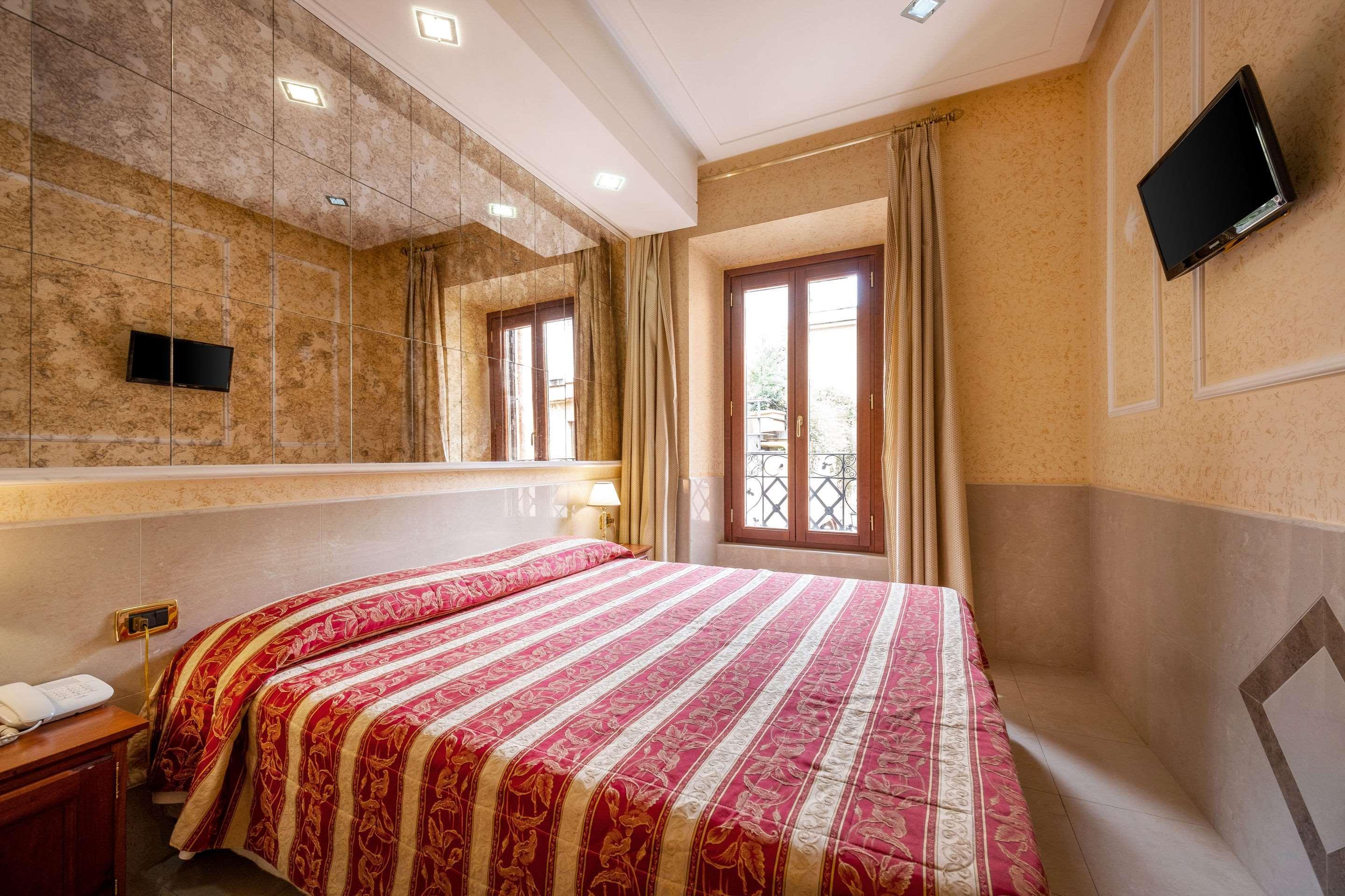 Hotel Bolivar Roma Esterno foto