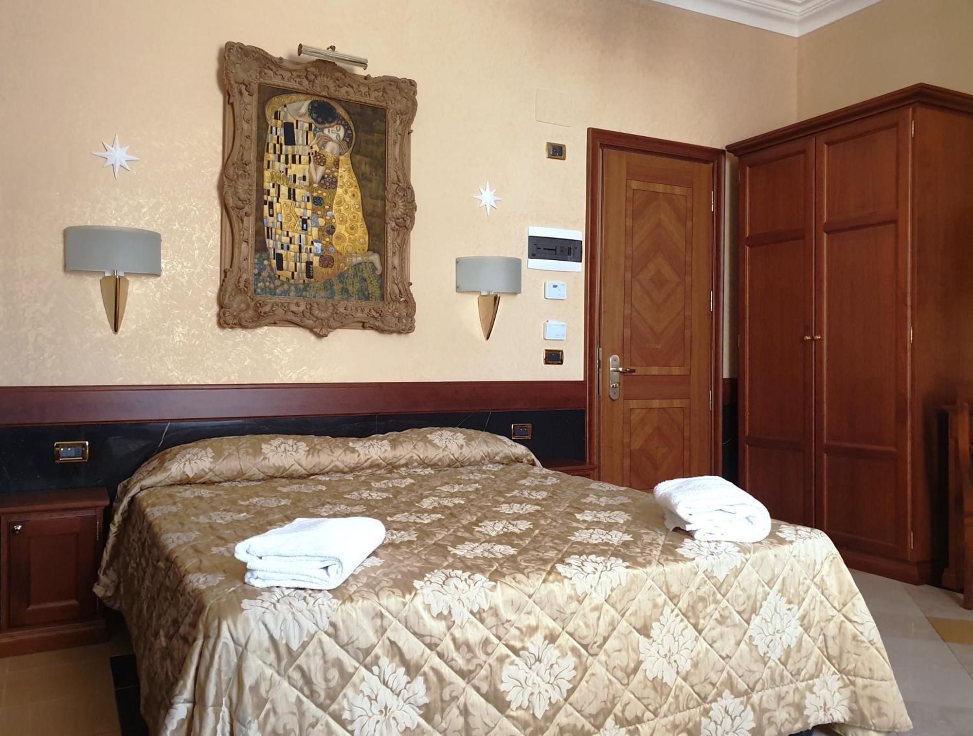 Hotel Bolivar Roma Esterno foto